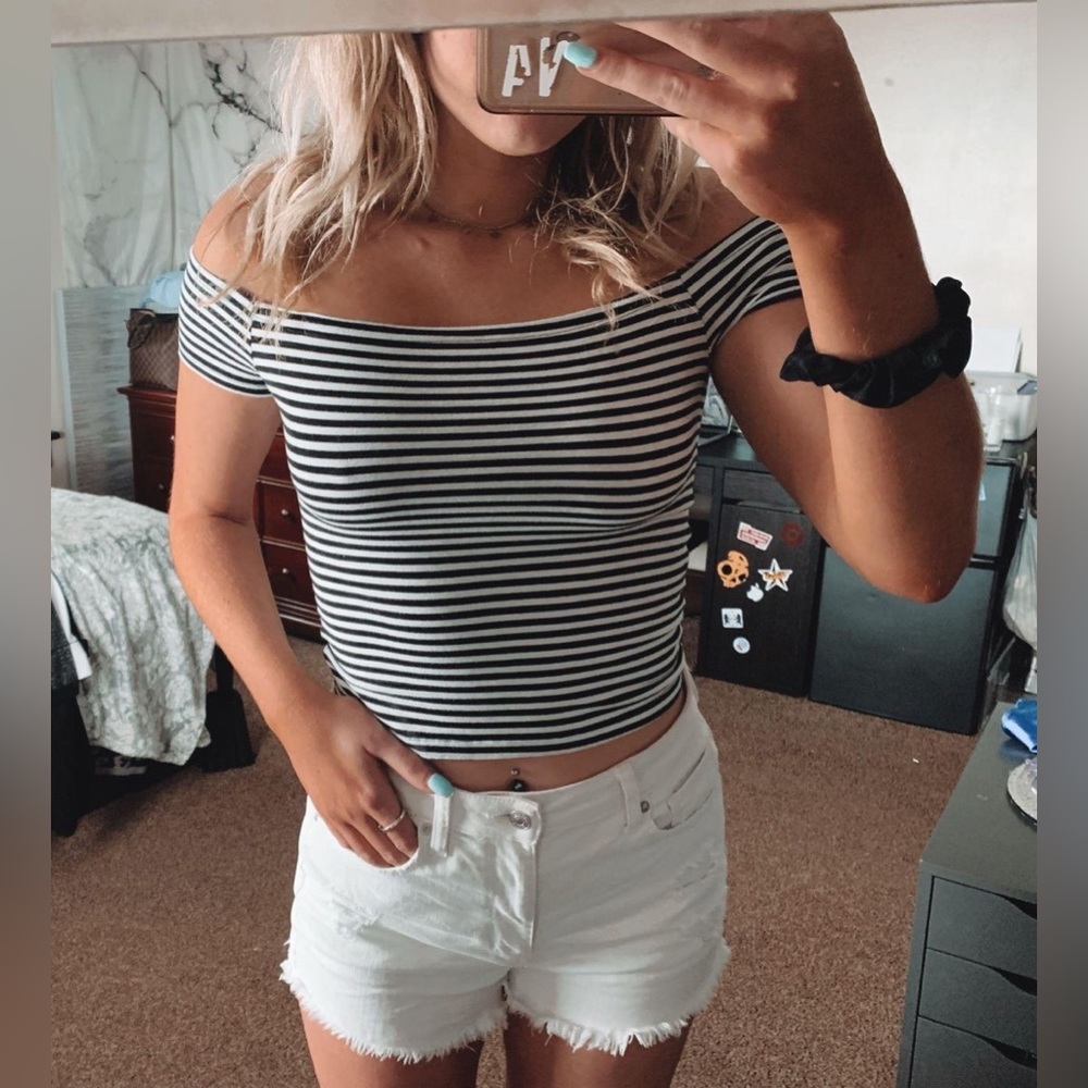 Cropped top - Picture 2 of 2